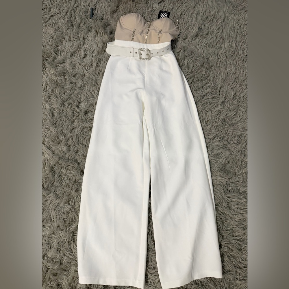 Chic White Wide-Leg Jumpsuit